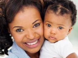 La santé de la quarantaine est meilleure pour les mères qui ont leur premier enfant à l'âge adulte