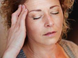Migrena su aura gali sukelti insulto rizika