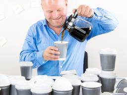 Mäßiger Kaffeetrinken kann einen vorzeitigen Tod verhindern