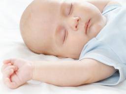 La siesta puede ayudar a las habilidades de aprendizaje de los bebés