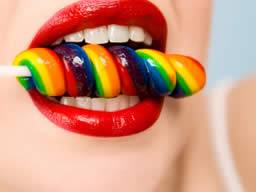 Neue Süßigkeiten fressen "schlechte" Bakterien im Mund und kommen den Zähnen zugute