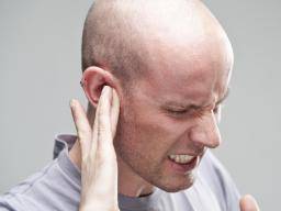 Devet úcinných domácích prostredku pro bolesti usí
