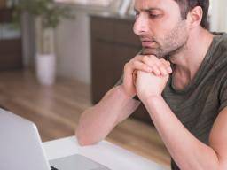 Selon une étude, la TCC en ligne ne devrait pas profiter aux patients souffrant de dépression