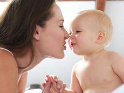 Oxytocin kann mütterliches Sozialverhalten beeinflussen, Studienfunde