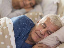 "Pink Noise" verstärkt den Tiefschlaf, Gedächtnis für ältere Erwachsene