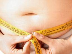 Puberta dríve pro nadváhu, pozdeji pro obézní chlapce