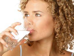 Sustituir el refresco con agua, té o café para combatir la diabetes, sugiere un estudio