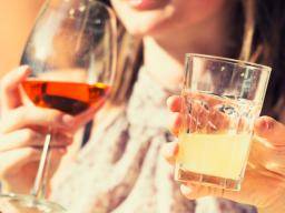 Les chercheurs créent «un test qui prédit la consommation excessive d'alcool chez les adolescentes»