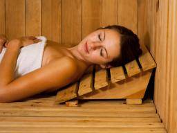 Sauna: Nutzen für die Gesundheit, Risiken und Vorsichtsmaßnahmen
