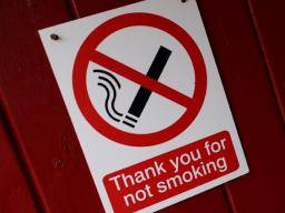 Passivrauchen beeinträchtigt immer noch 1 von 4 Nichtrauchern