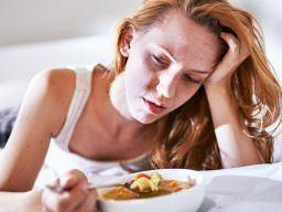 Solltest du eine Erkältung füttern und Fieber verhungern? Studie untersucht
