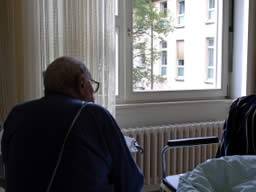 "Signifikante Minderheit" der niederländischen Öffentlichkeit unterstützt die Sterbehilfe für ältere Menschen