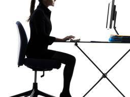 Sitzen erhöht das Krankheitsrisiko ... und Bewegung kann es nicht reduzieren