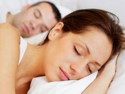 "Spánek snizuje zapomenutí signálu v mozku," coz umoznuje vytváret vzpomínky
