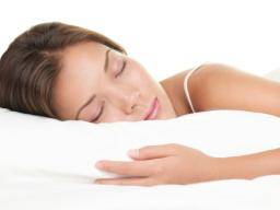 Schlafen auf dem Bauch 'kann das Risiko eines plötzlichen Todes bei Epilepsie erhöhen'