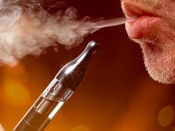 Studie verbindet E-Zigaretten mit krebsbedingten Zellschäden