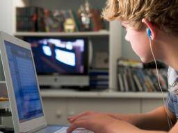 Studie verbindet Bildschirm-basierte Mediennutzung zu schlechter Knochengesundheit bei Teen Boys
