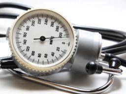 Ein plötzlicher Blutdruckabfall kann das Demenzrisiko erhöhen