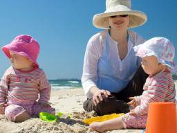 Riesgo de sol para los hijos de sobrevivientes de melanoma