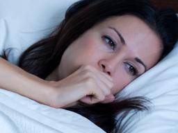 Diez maneras de aliviar la tos nocturna