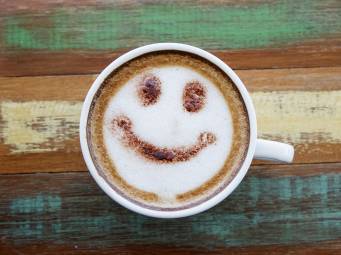 Trois à quatre tasses de café par jour réduisent le risque de maladie
