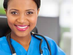 Selon l'Union des soins infirmiers, en Californie, jusqu'à 4 000 infirmières