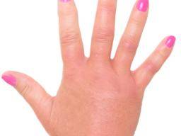 Qu'est-ce qui cause la dactylite ou les doigts de saucisse?