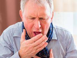 ¿Qué hay que saber sobre toser tan fuerte que vomitas?