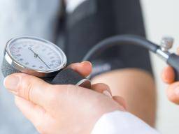 Le risque de démence chez les femmes augmente avec l'hypertension de la quarantaine