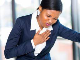Herzgesundheit der Frauen gefährdet durch traumatische Lebensereignisse und finanzielle Kämpfe